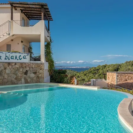 Baia Bianca Sardinia 아파트 *