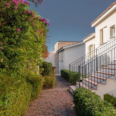 Baia Bianca Sardinia Апартаменты *